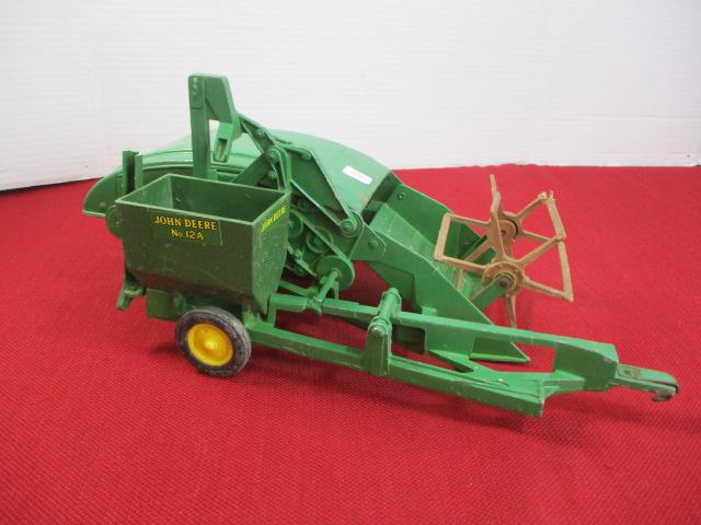 ERTL 1:16 Scale John Deere Doe Cast No.12A Baler