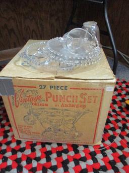 Anchor Hocking Punch Set w/ Extra Pieces
