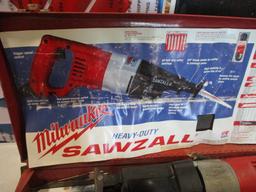 Milwaukee Heavy Duty Sawzall w/ Case
