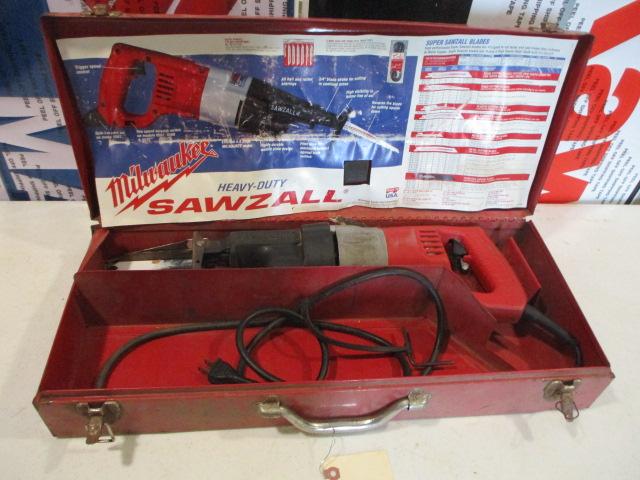 Milwaukee Heavy Duty Sawzall w/ Case