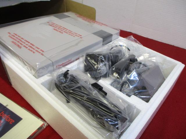 *SPECIAL ITEM-1987-88 Nintendo Entertainment System NOS