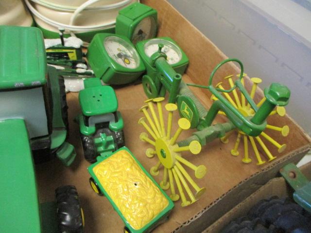 Mixed John Deere Collectibles