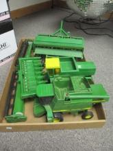 Ertl John Deere Combines w/ Extras Heads