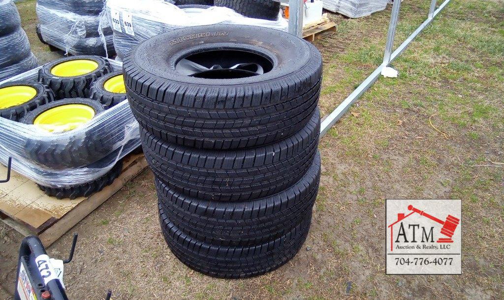(4) Like New Michelin 265/75R16 Tire