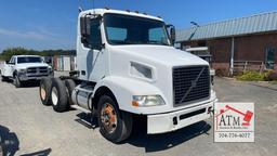 2004 Volvo VNM Day Cab