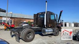 2006 Volvo VNM Day Cab
