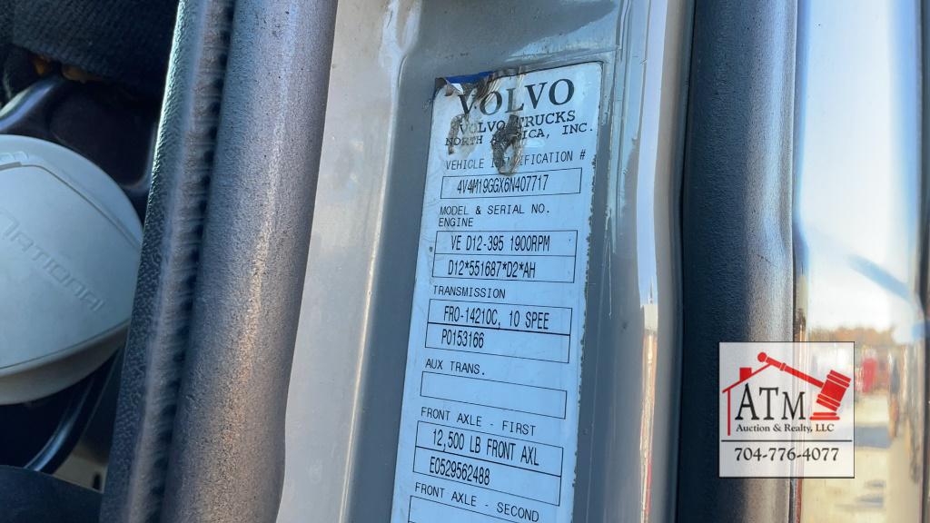 2006 Volvo VNM Day Cab