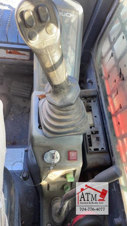 Takeuchi TL240 Compact Track Loader w/ 72" Bucket