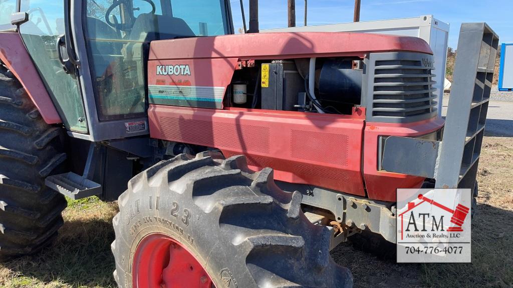 Kubota M-110 Tractor 4X4