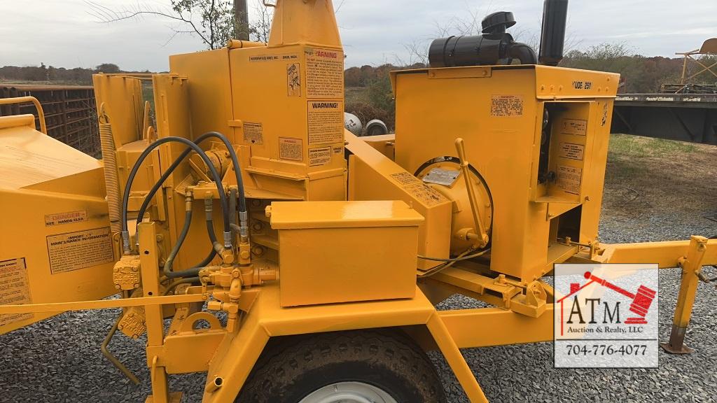 Brush Bandit 250 Chipper