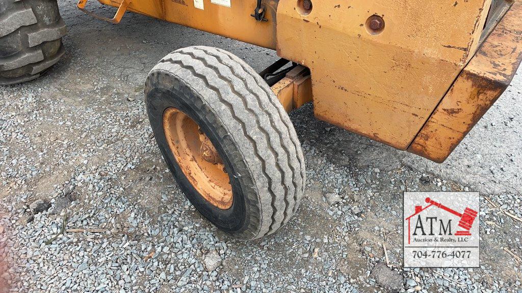 Case 585D Forklift