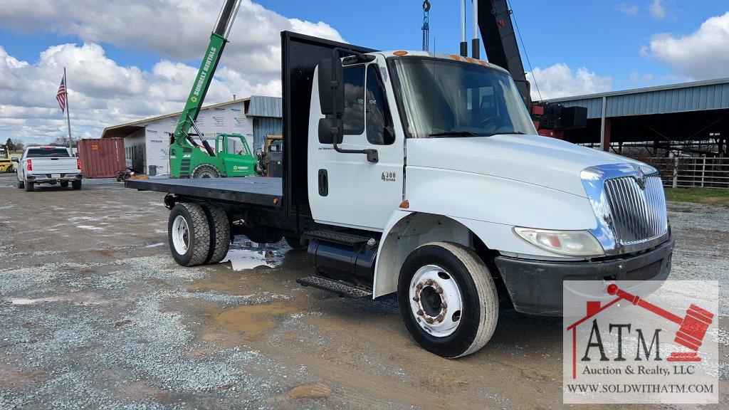 2002 International 4300 Flatbed