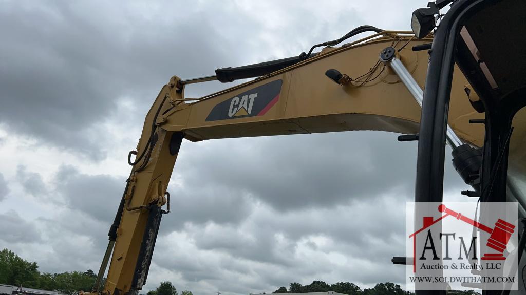 CAT 320D Excavator w/ 48" Bucket