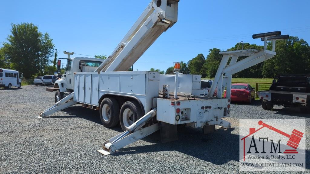 2005 International 7400 Bucket Truck - 100'