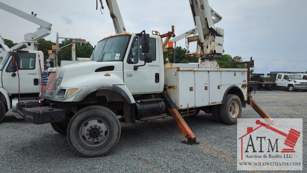 2004 International 7300 Derrick Digger 4X4