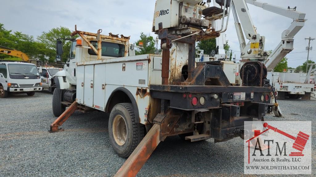 2004 International 7300 Derrick Digger 4X4