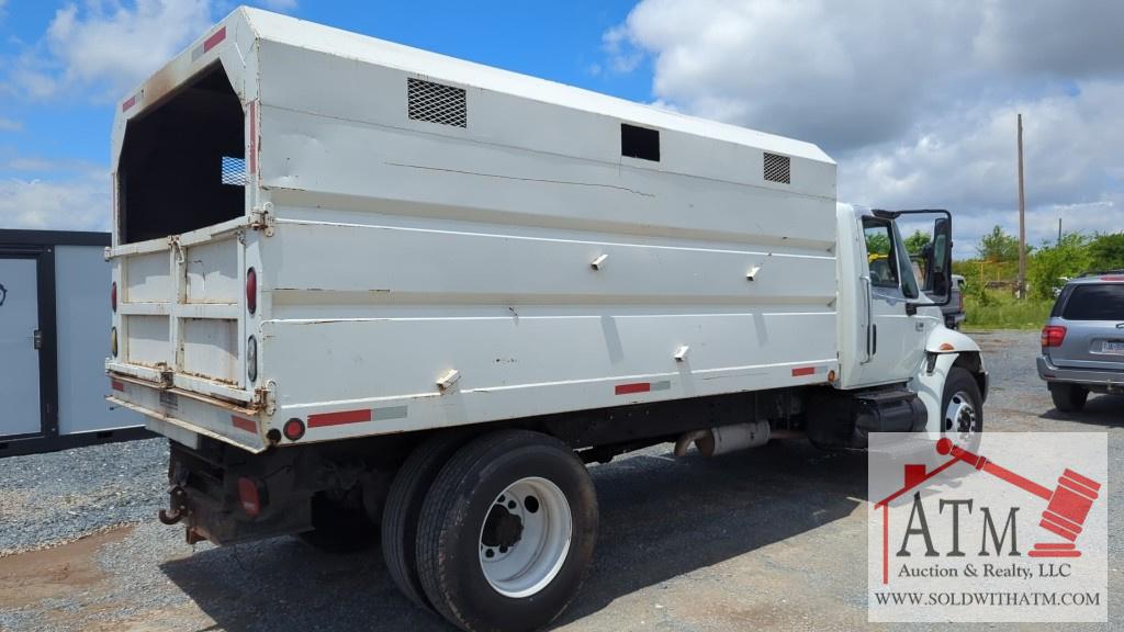 2002 International 4300 Chip Truck