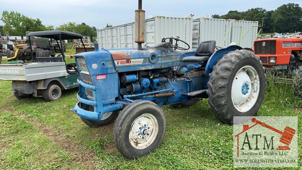 Ford 2000 Tractor