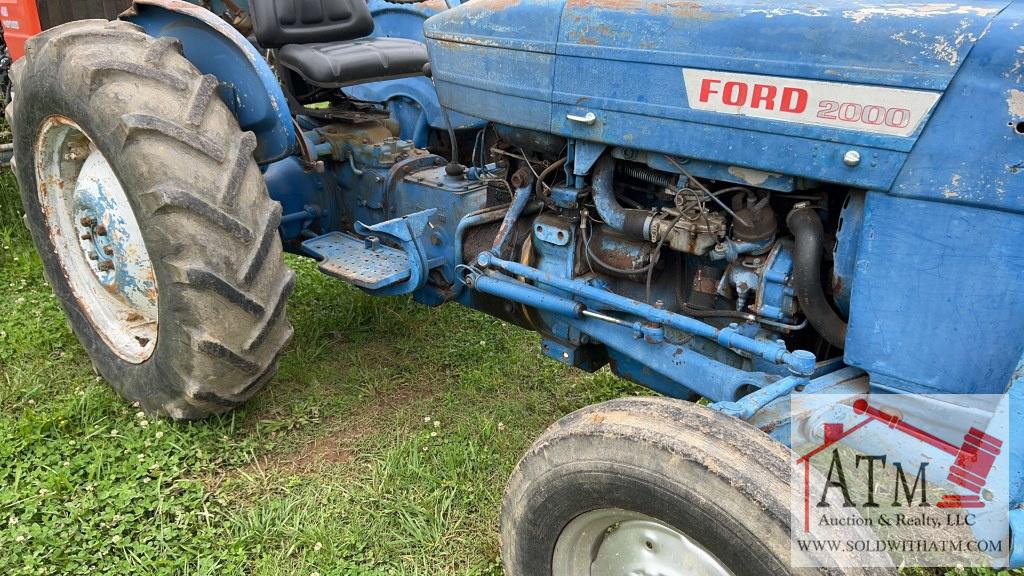 Ford 2000 Tractor