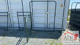 (1) NEW Corral Mesh Gate