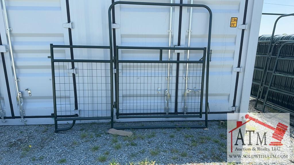 (1) NEW Corral Mesh Gate