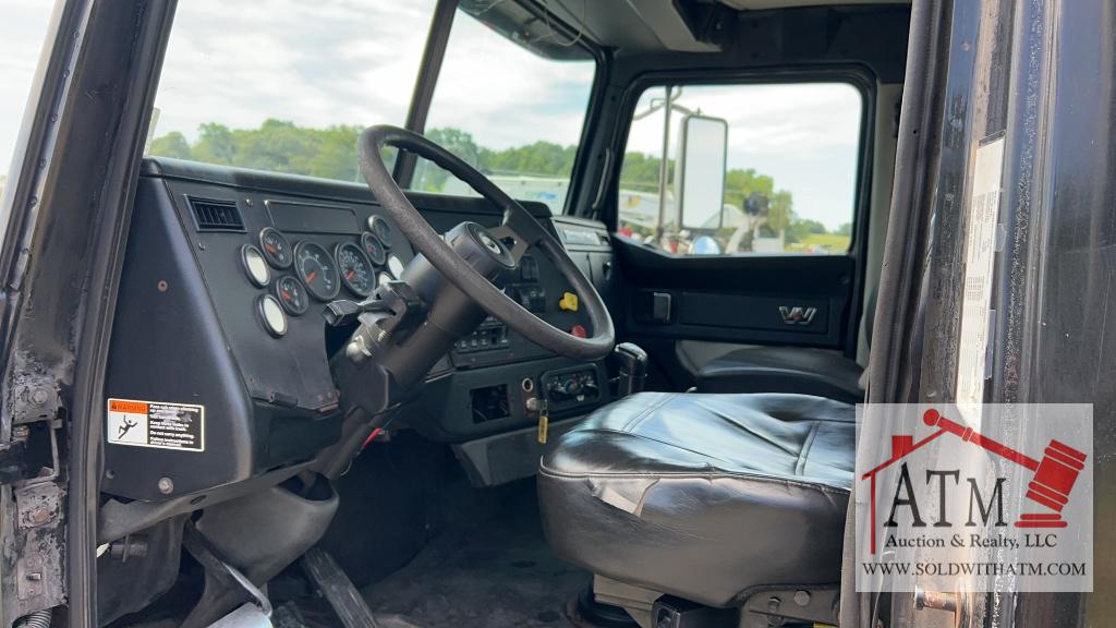 2017 Western Star 4900 SF (Glider)