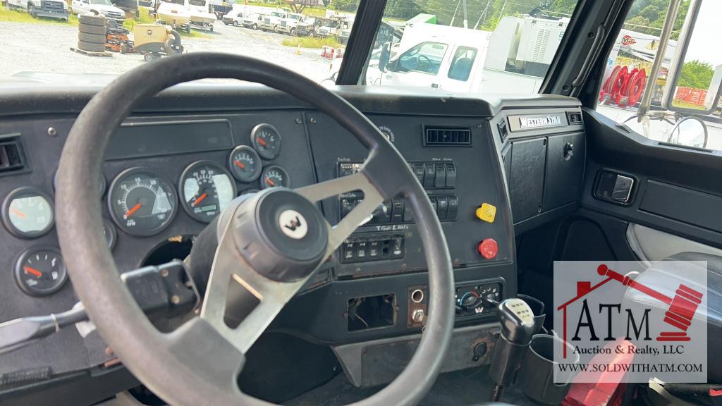 2017 Western Star 4900 SF (Glider)