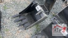 18" Bucket w/ Teeth - Backhoe Attachment