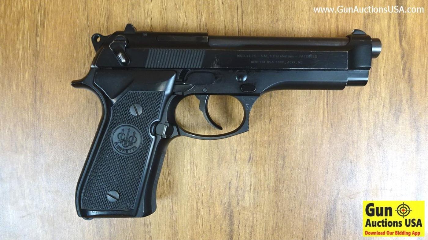 Beretta 92FS 9MM Semi-Auto Pistol. Excellent Condition. 4 3/4" Barrel. Shiny Bore, Tight Action An E