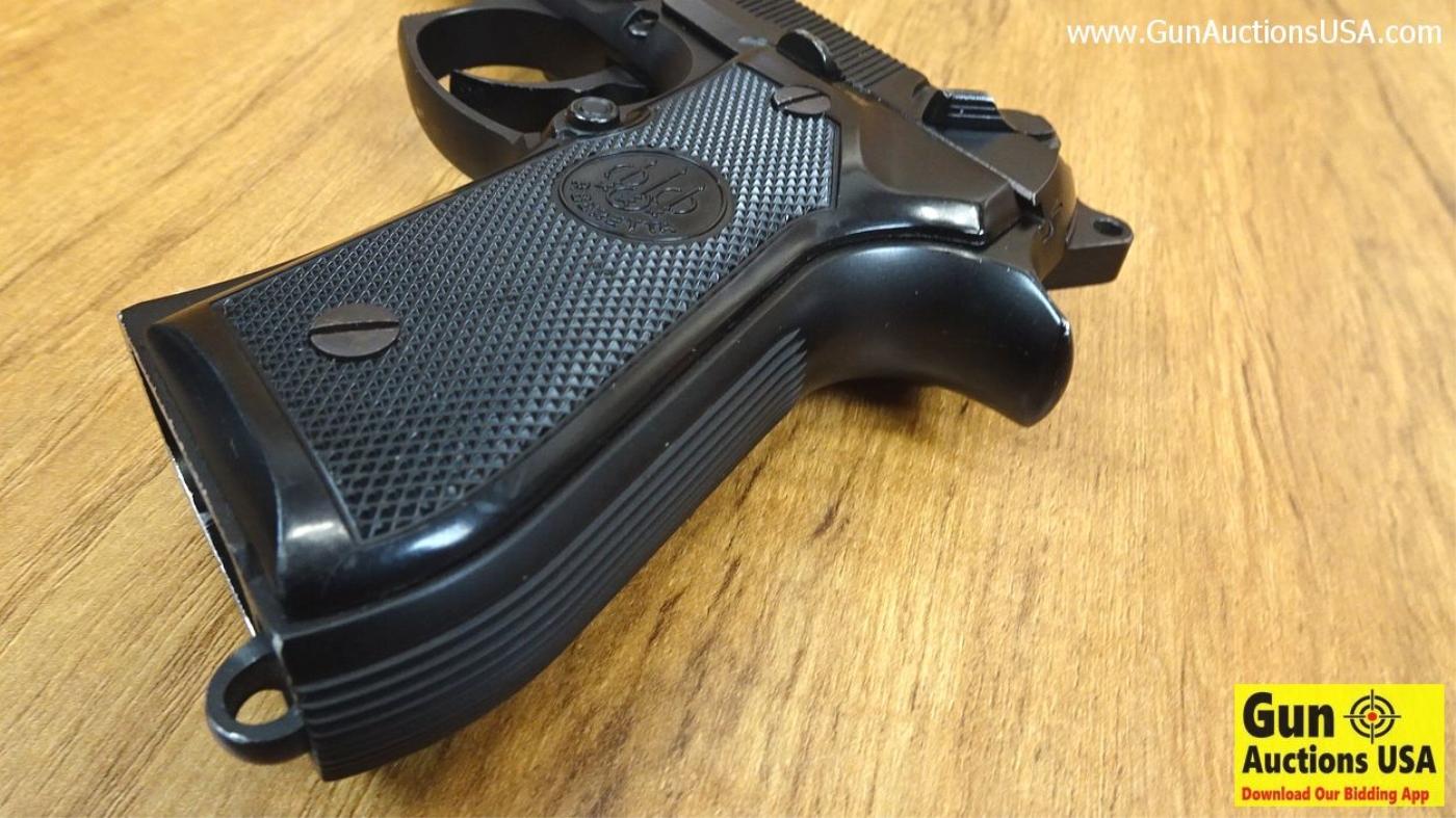 Beretta 92FS 9MM Semi-Auto Pistol. Excellent Condition. 4 3/4" Barrel. Shiny Bore, Tight Action An E