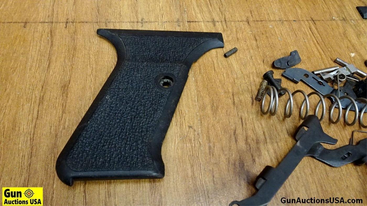 H&K P7 M8 9x19 Parts Kit . Very Good. Parts Kit for H&K, PCM8. . (64303)