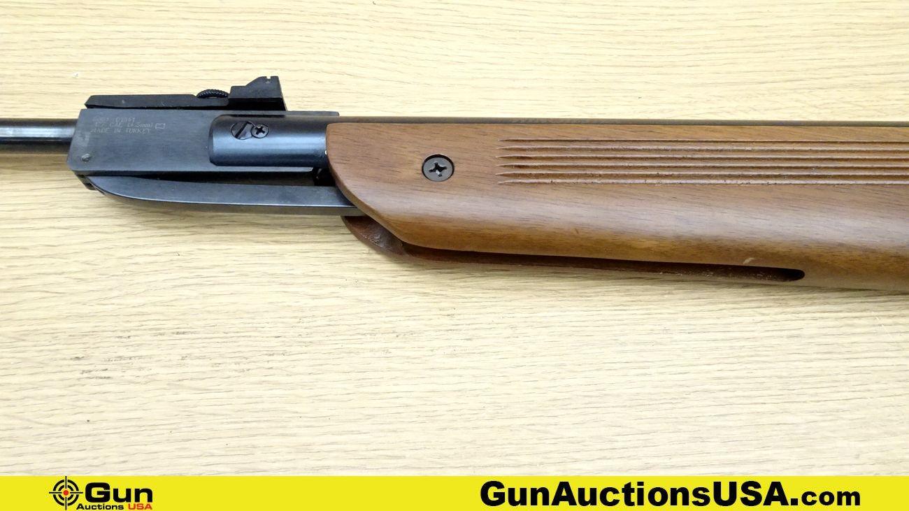 Daisy WINCHESTER MODEL 1000X 4.5MM/.177 AIR RIFLE. Very Good. 18" Barrel. Break Action Features a Fr