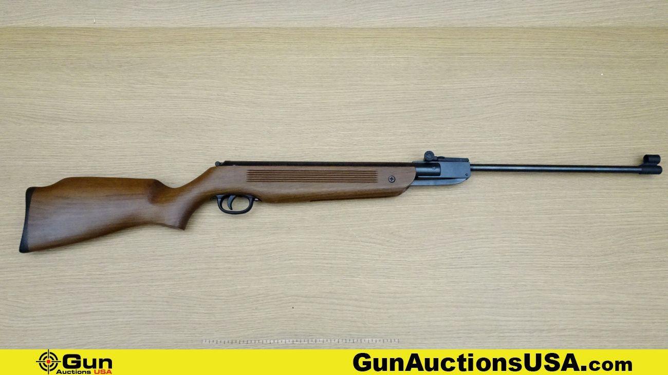 Daisy WINCHESTER MODEL 1000X 4.5MM/.177 AIR RIFLE. Very Good. 18" Barrel. Break Action Features a Fr