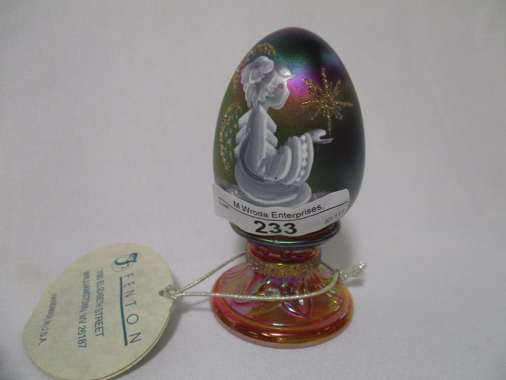 Fenton decorated egg