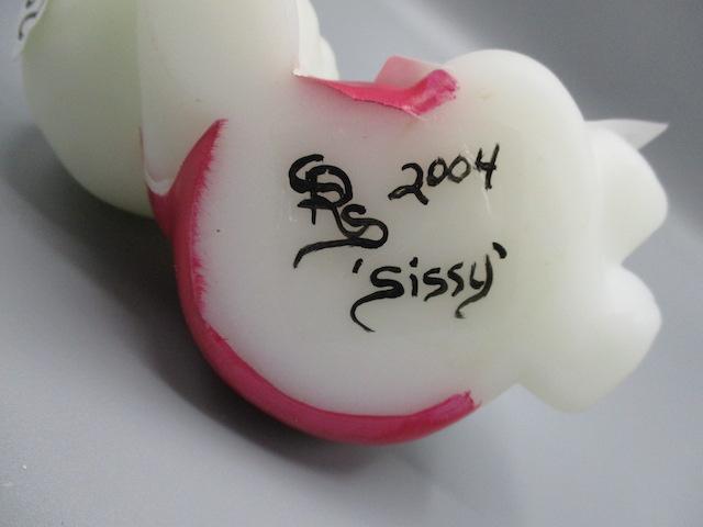 Fenton HP Reclining Bear -  2004 "Sissy" - SRS