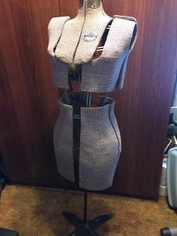 Acme Adjustable Dress Form