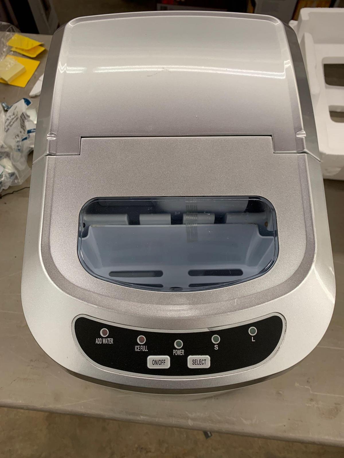 Magic Chef ice Maker