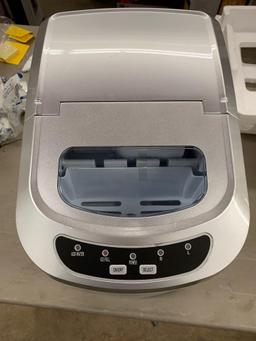 Magic Chef ice Maker