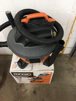 Ridged wet dry vac