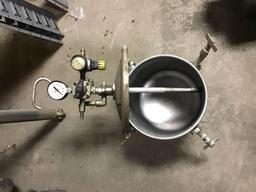 Paint pot