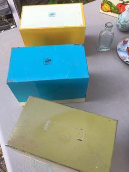 Small Spice shaker rack, Toothpick holders and More