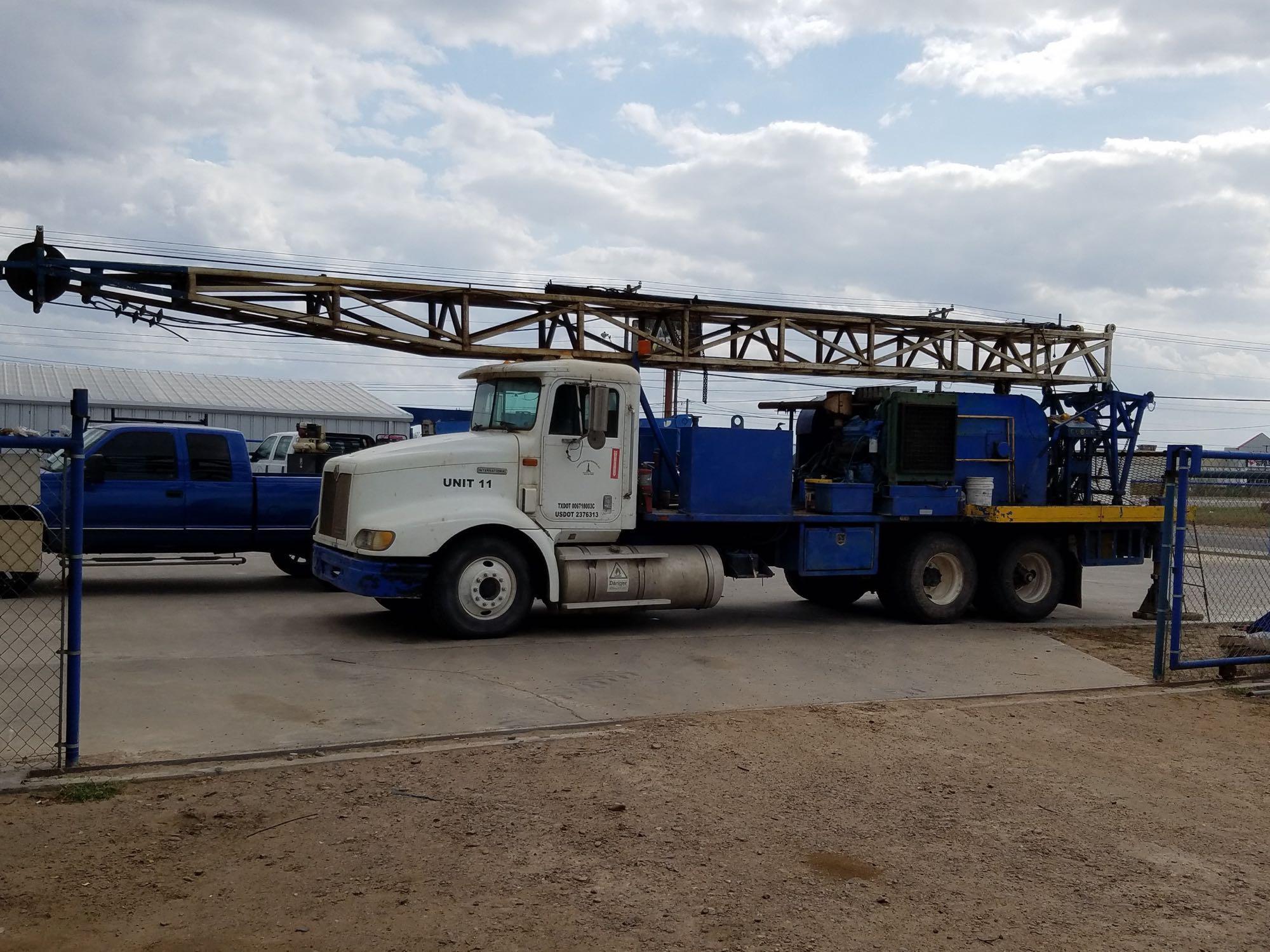 1998 International 9200 T/A Swab Rig Truck