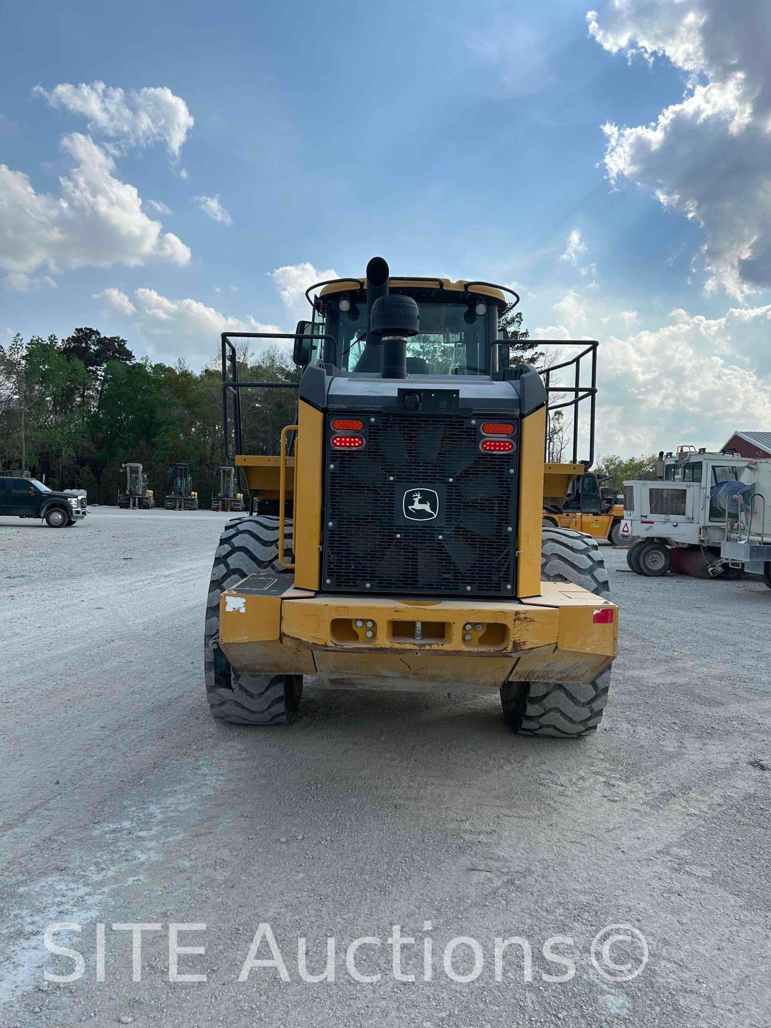 2019 John Deere 724K Wheel Loader