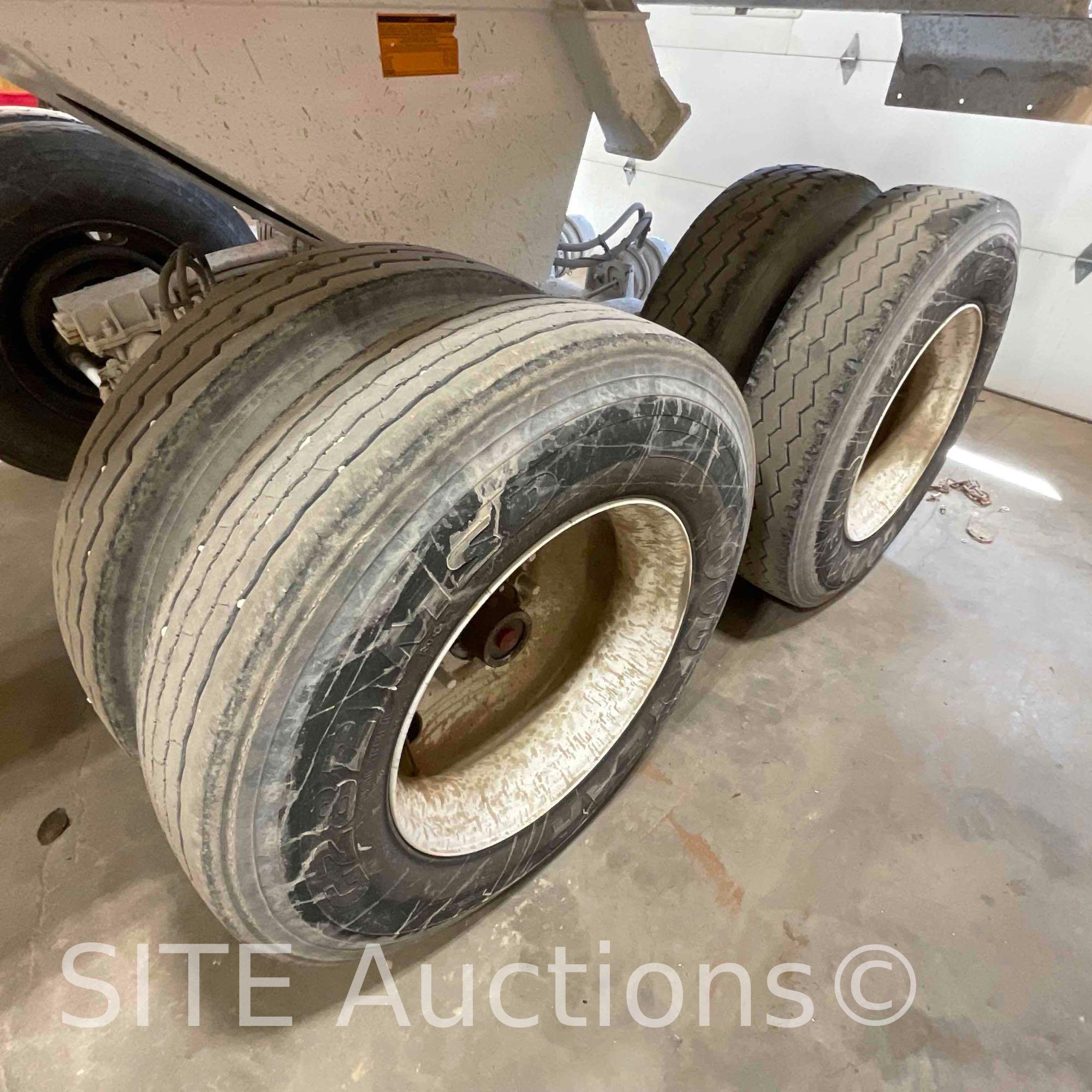 2017 Manac T/A End Dump Trailer
