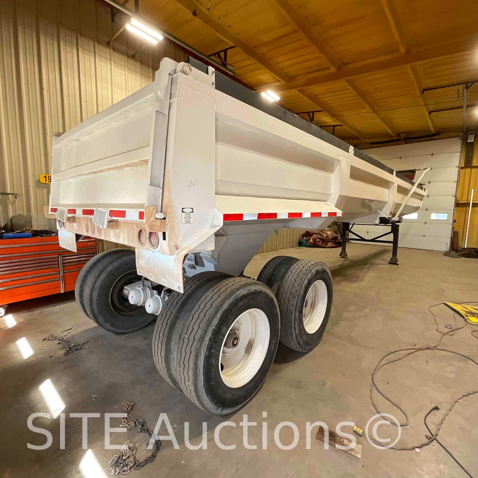 2017 Manac T/A End Dump Trailer