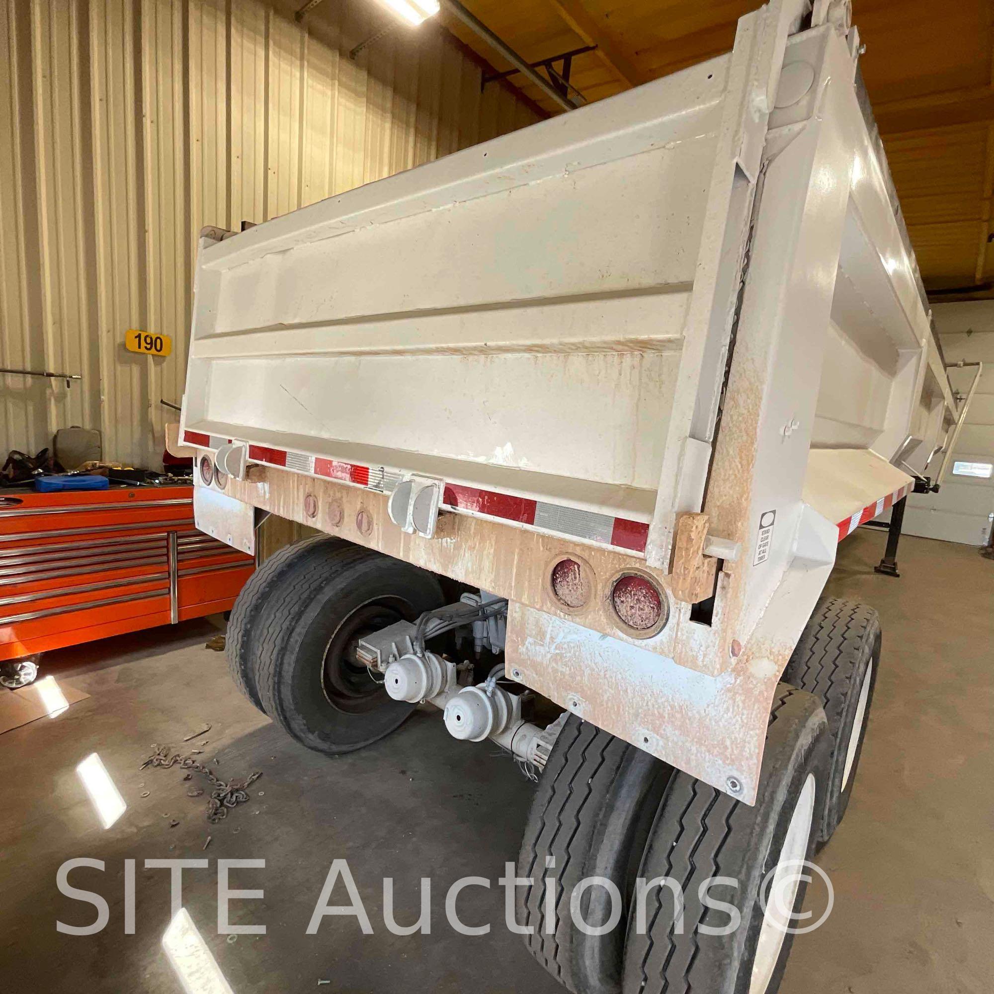 2017 Manac T/A End Dump Trailer