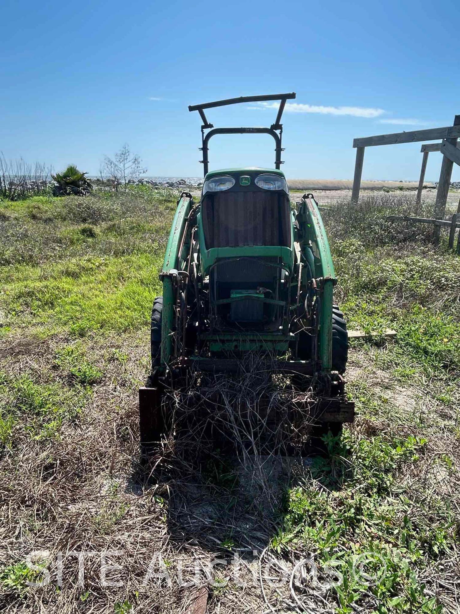 John Deere 4105 Compact Utility Tractor