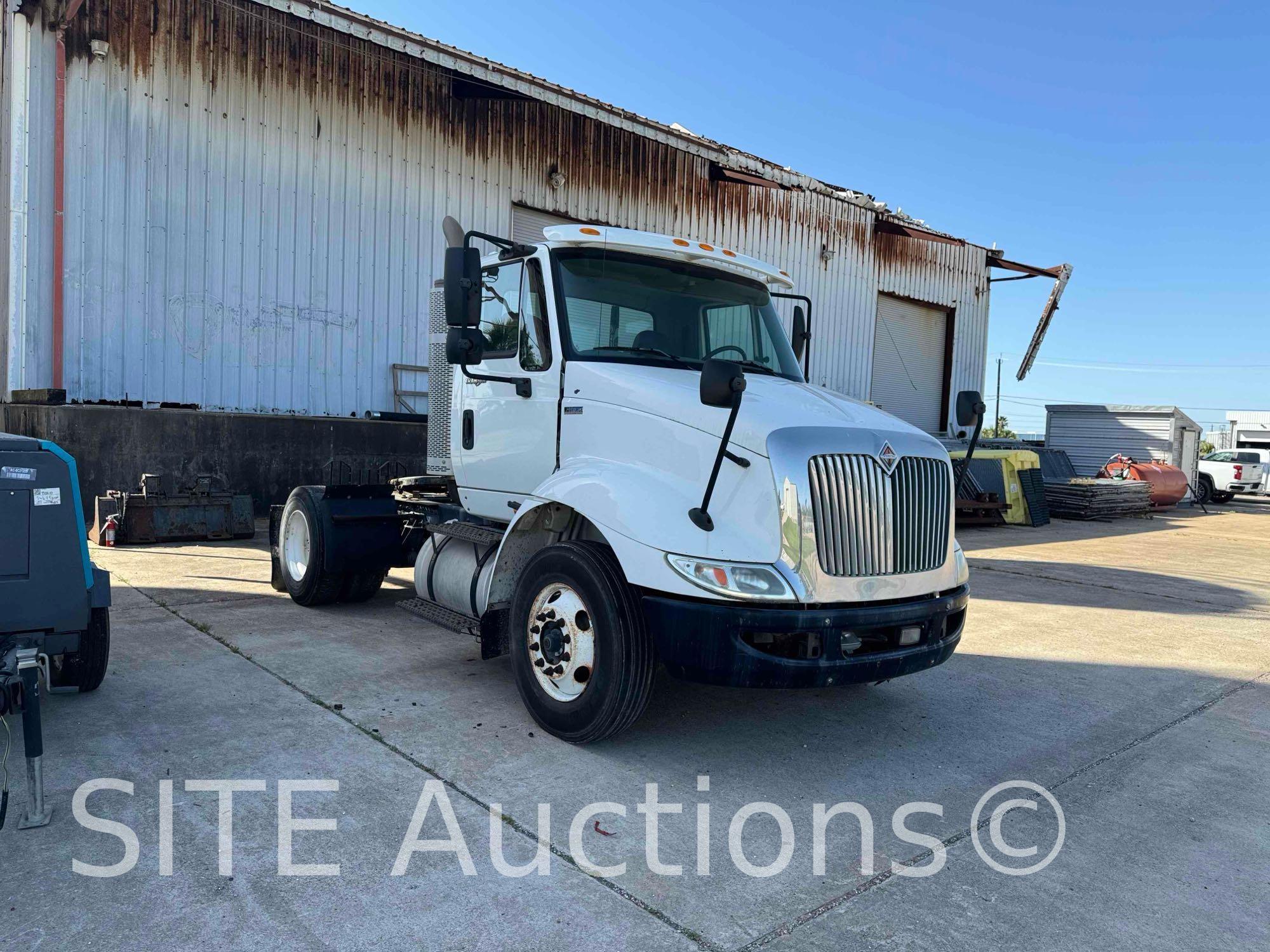 2013 International 8600 S/A Daycab Truck Tractor