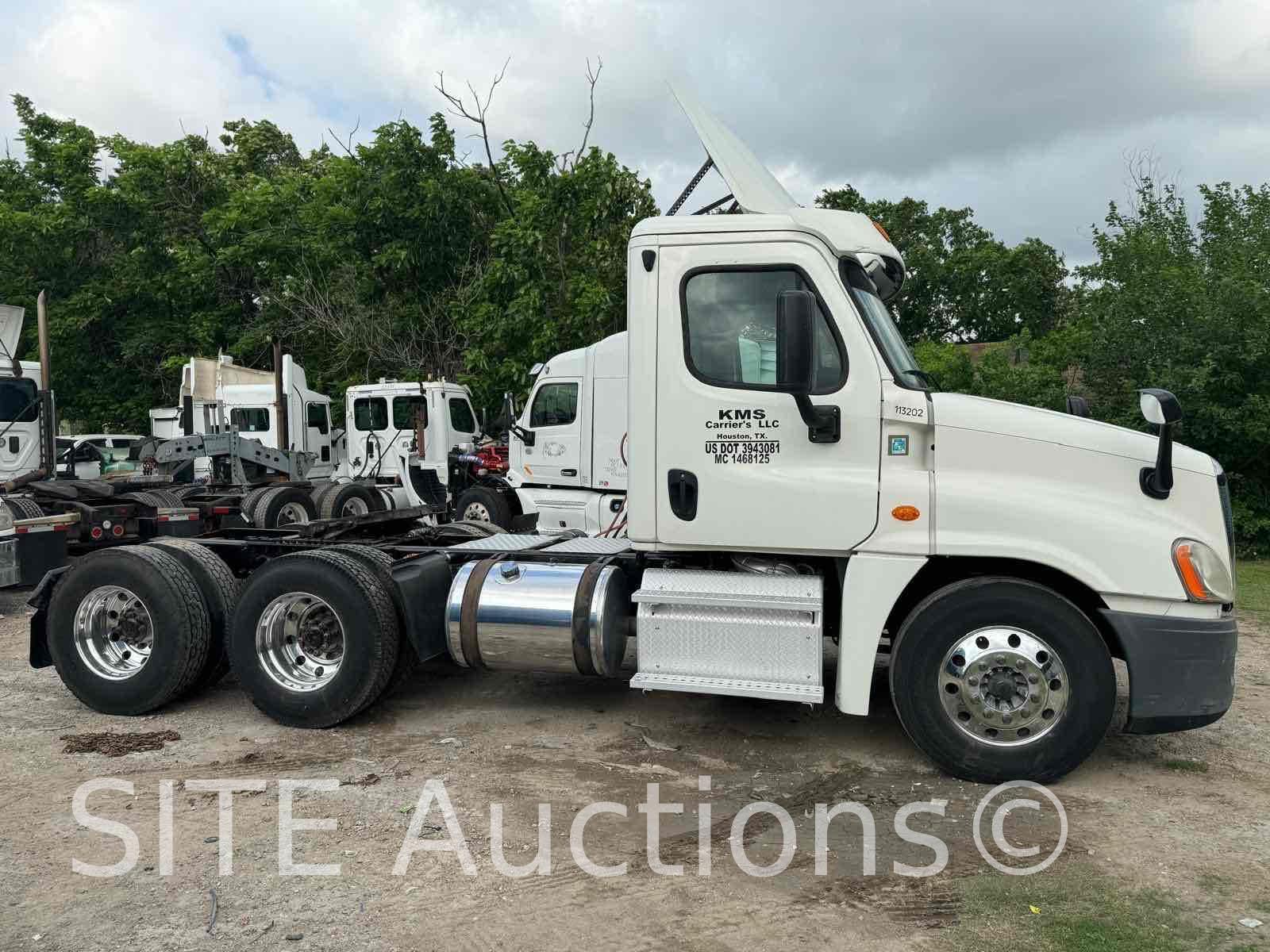 2015 Freightliner Cascadia T/A Daycab Truck Tractor