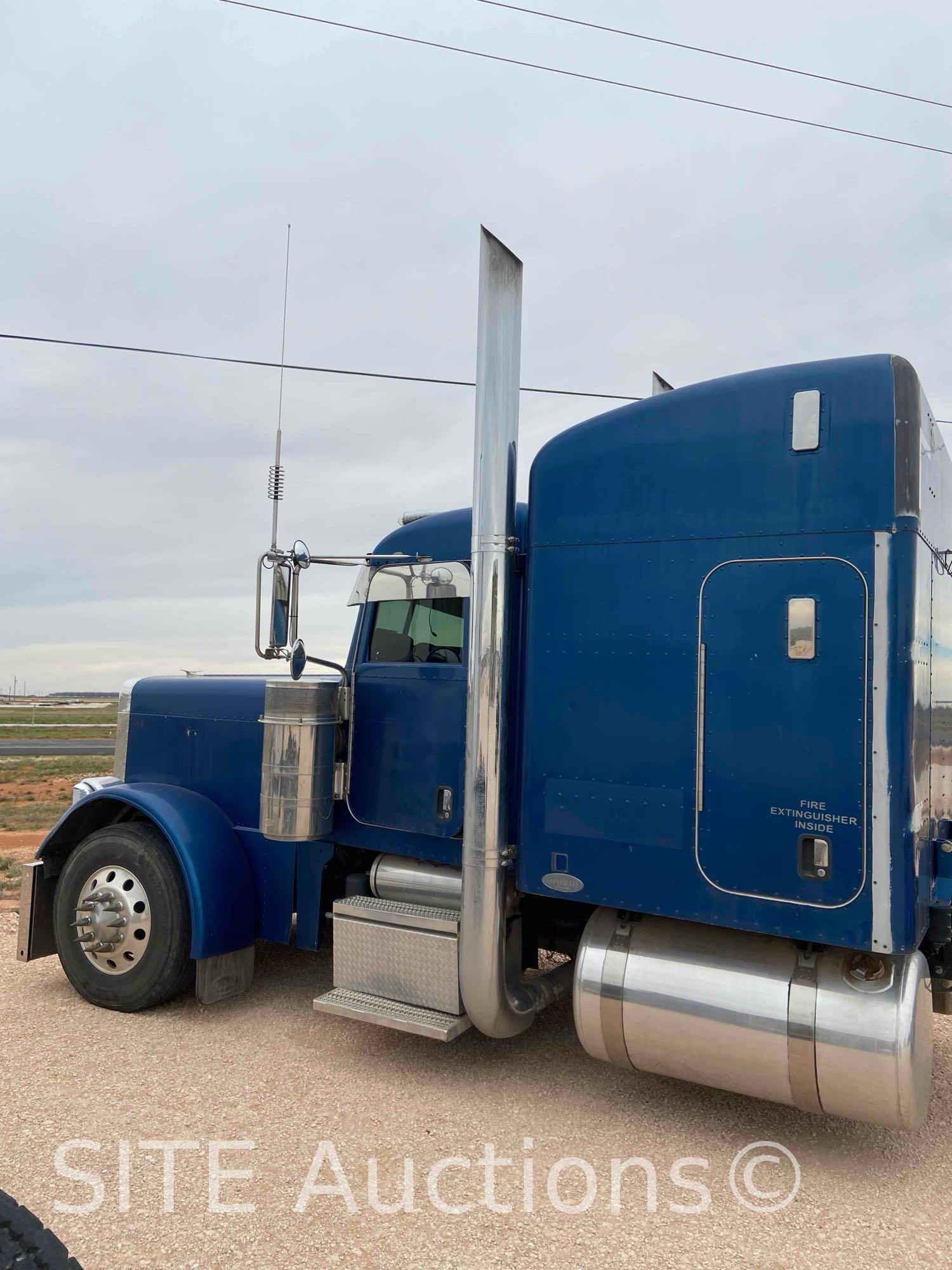 2005 Peterbilt 379 T/A Sleeper Truck Tractor